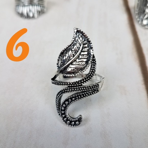 Vintage Carved Silver Plated Rings - Picture 7 of 8